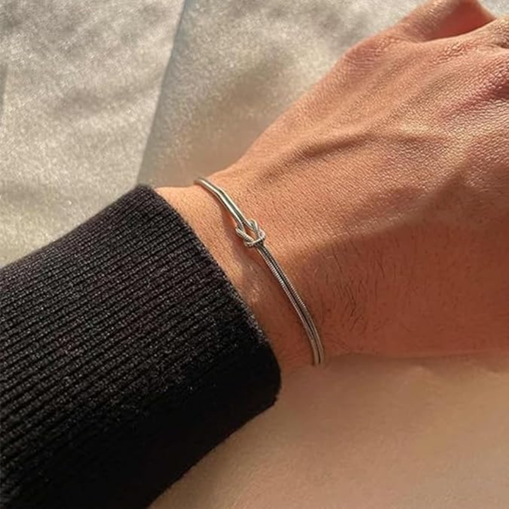 BRACELET À NŒUD DÉLICAT (RÉGLABLE)