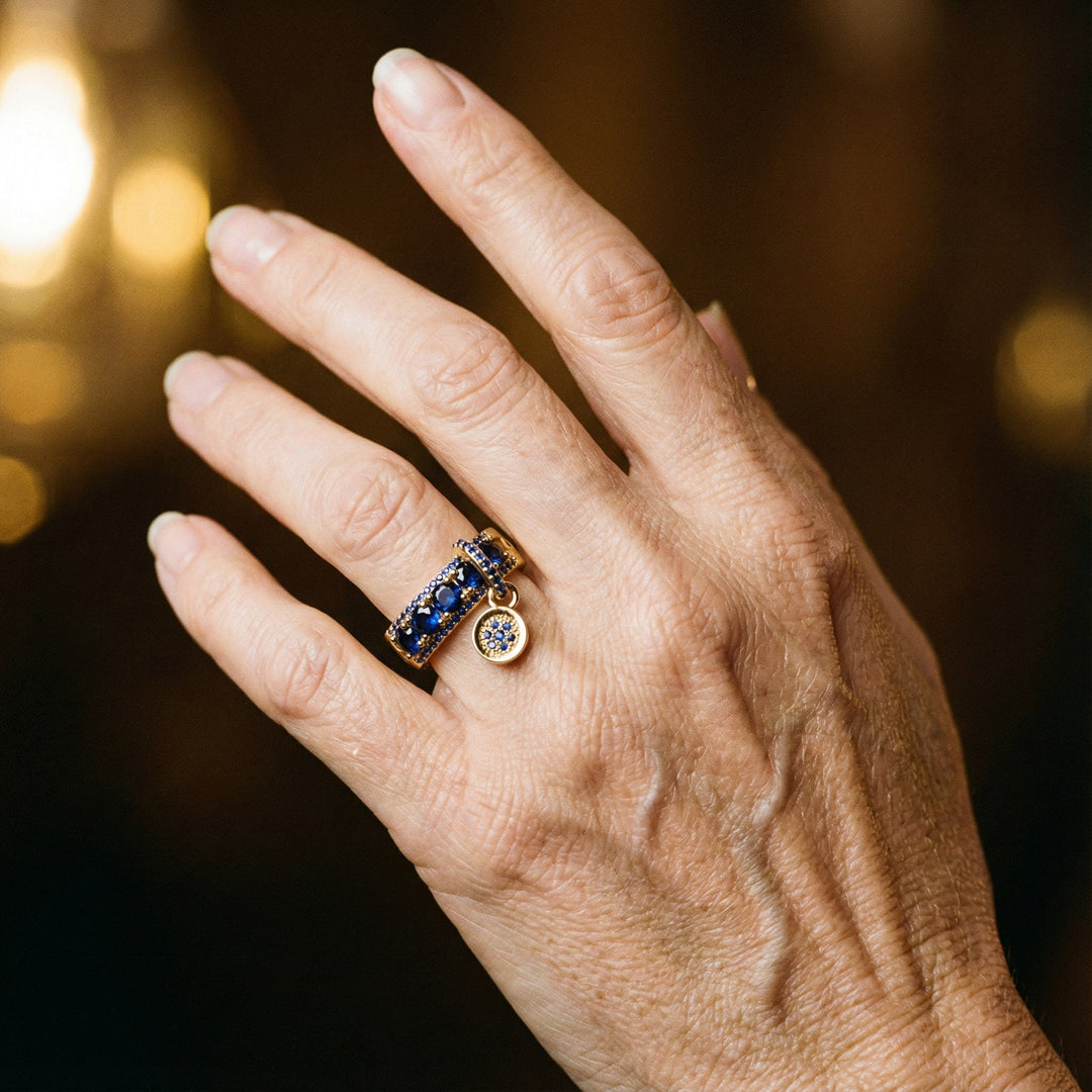 Bague Ancienne en Or et Cristal Bleu