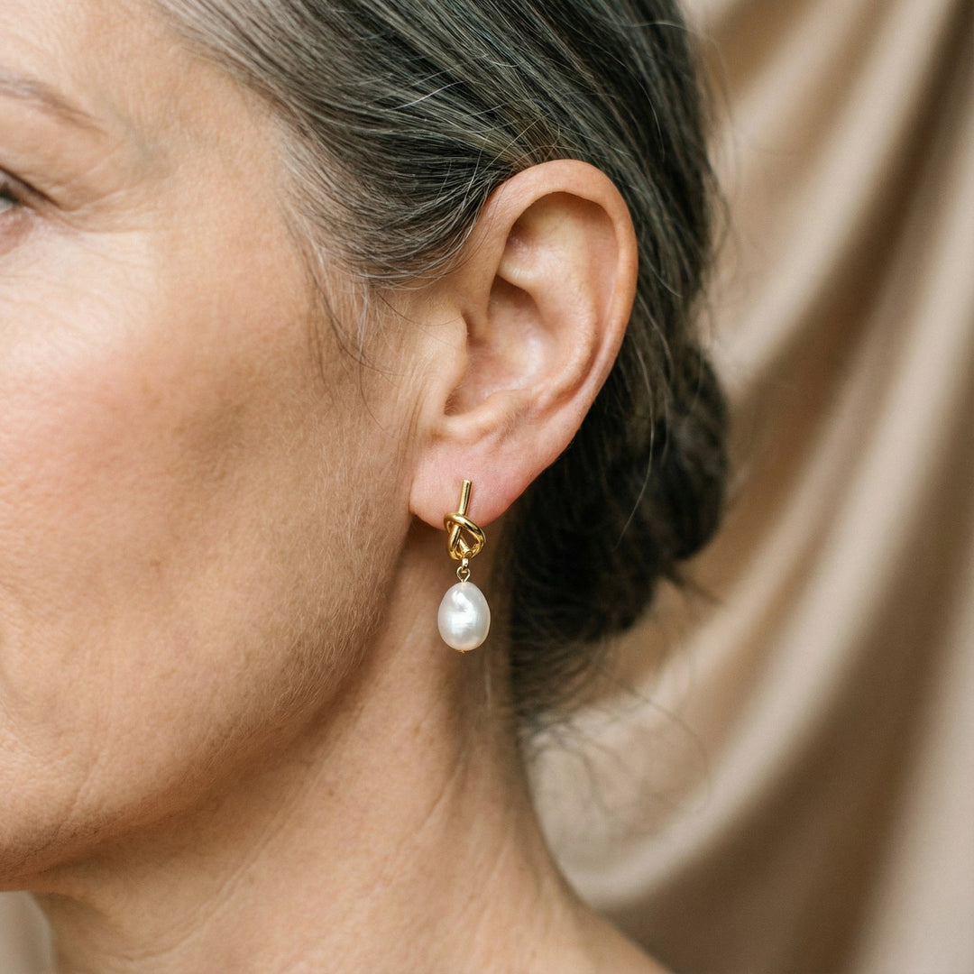 Boucles d'Oreilles Élégantes avec Perles Baroques en Or