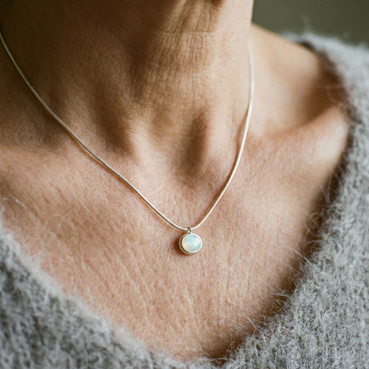 Collier Classique avec Pendentif Solitaire en Argent