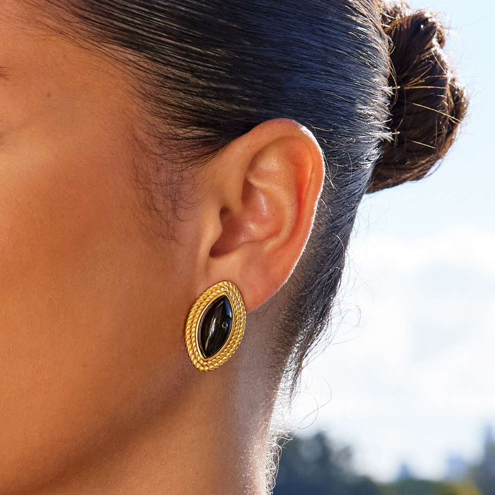 Helena – Boucles d'oreilles ovales avec pierre noire.