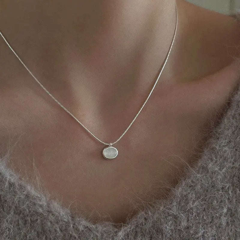 Collier Classique avec Pendentif Solitaire en Argent