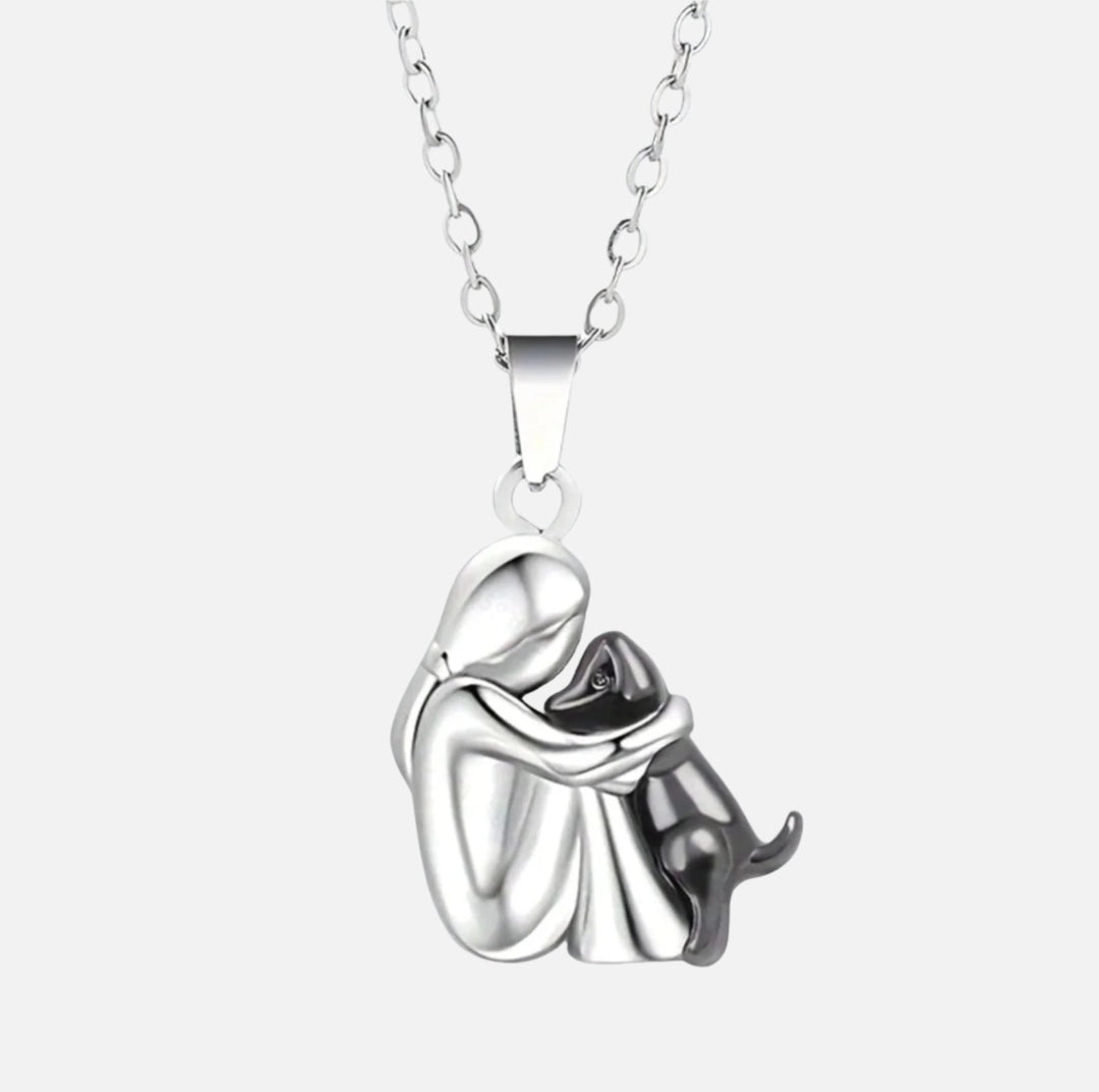 Collier avec Pendentif d'Étreinte