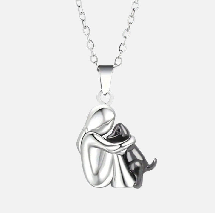 Collier avec Pendentif d'Étreinte