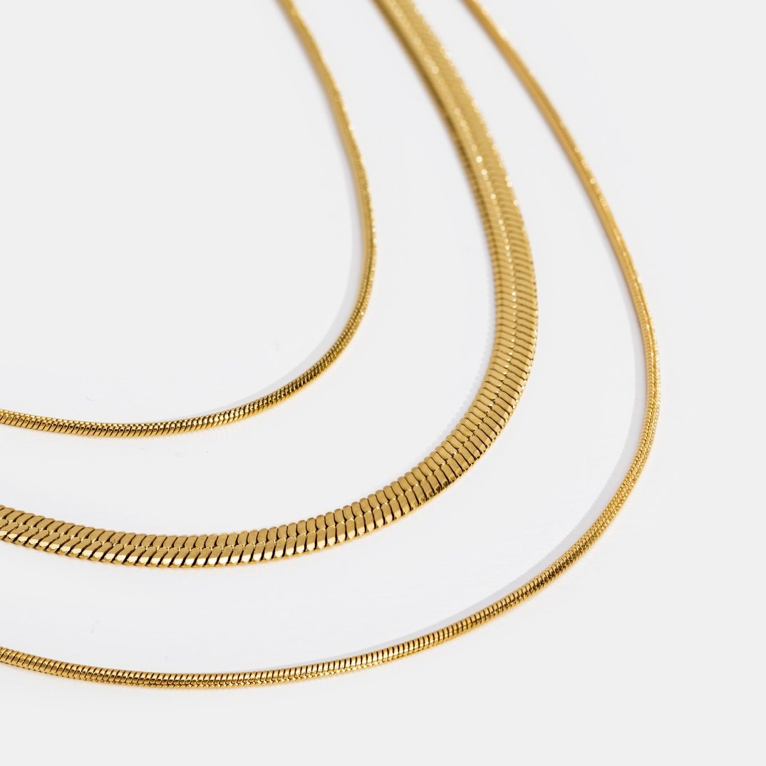 Antonie – Collier en or multicouche avec une structure transparente
