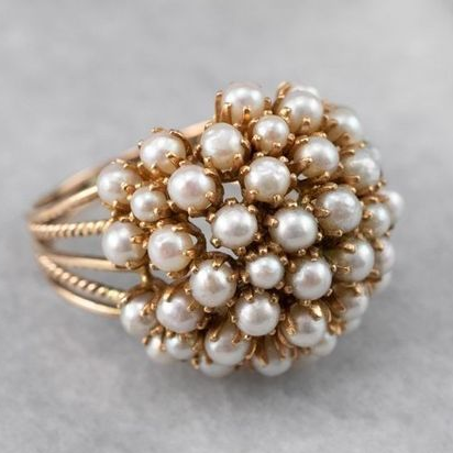 Bague avec incrustations de perles