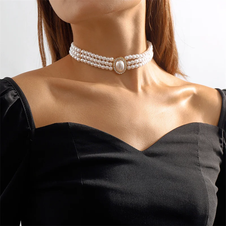 Collier Élégant avec Trois Perles