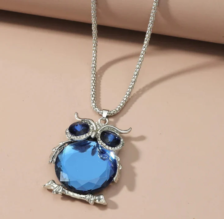 Collier avec Pendentif Hibou en Pierre de Lune