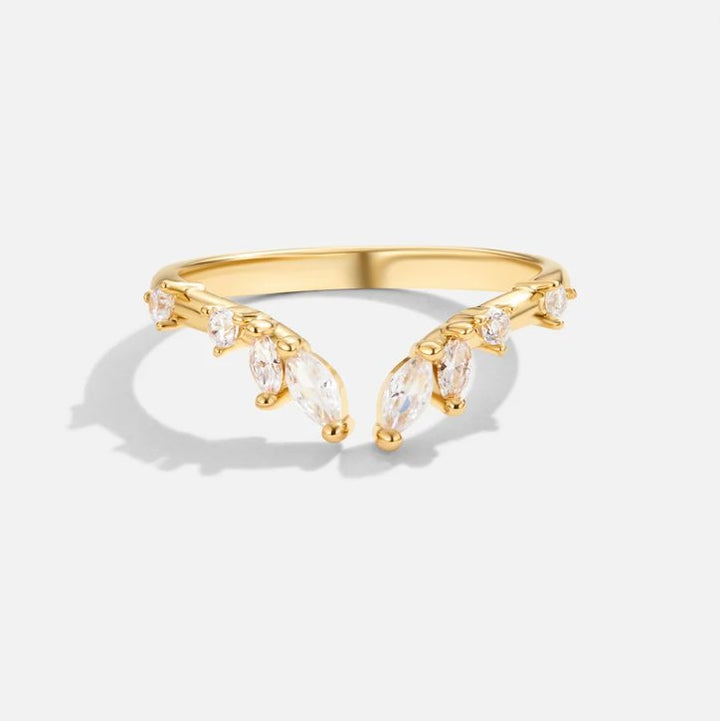 Johana – Bague au design ouvert et aux lignes fluides couleur or
