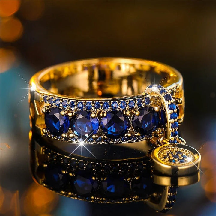 Bague Ancienne en Or et Cristal Bleu